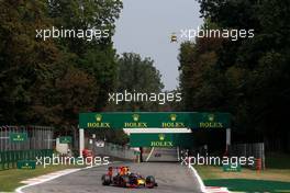 Daniel Ricciardo (AUS), Red Bull Racing  02.09.2016. Formula 1 World Championship, Rd 14, Italian Grand Prix, Monza, Italy, Practice Day.