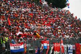 Fans in the grandstand. 04.09.2016. Formula 1 World Championship, Rd 14, Italian Grand Prix, Monza, Italy, Race Day.