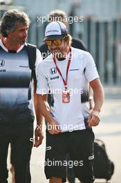 Fernando Alonso (ESP) McLaren with Edoardo Bendinelli (ITA) Personal Trainer. 03.09.2016. Formula 1 World Championship, Rd 14, Italian Grand Prix, Monza, Italy, Qualifying Day.