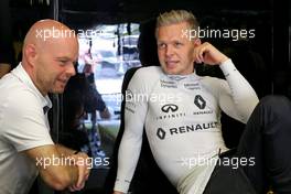 Kevin Magnussen (DEN) Renault Sport F1 Team with his father Jan Magnussen (DEN). 03.09.2016. Formula 1 World Championship, Rd 14, Italian Grand Prix, Monza, Italy, Qualifying Day.