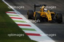 Kevin Magnussen (DEN) Renault Sport F1 Team RS16. 03.09.2016. Formula 1 World Championship, Rd 14, Italian Grand Prix, Monza, Italy, Qualifying Day.