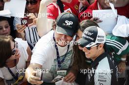 Sergio Perez (MEX) Sahara Force India F1 with fans. 01.09.2016. Formula 1 World Championship, Rd 14, Italian Grand Prix, Monza, Italy, Preparation Day.