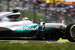 Lewis Hamilton (GBR) Mercedes AMG F1 W07 Hybrid. 07.10.2016. Formula 1 World Championship, Rd 17, Japanese Grand Prix, Suzuka, Japan, Practice Day.
