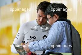 Jolyon Palmer (GBR) Renault Sport F1 Team signs autographs for the fans. 07.10.2016. Formula 1 World Championship, Rd 17, Japanese Grand Prix, Suzuka, Japan, Practice Day.