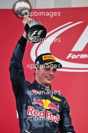 Max Verstappen (NLD) Red Bull Racing celebrates his second position on the podium. 09.10.2016. Formula 1 World Championship, Rd 17, Japanese Grand Prix, Suzuka, Japan, Race Day.