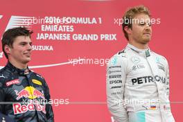 Nico Rosberg (GER), Mercedes AMG F1 Team and Max Verstappen (NL), Red Bull Racing  09.10.2016. Formula 1 World Championship, Rd 17, Japanese Grand Prix, Suzuka, Japan, Race Day.