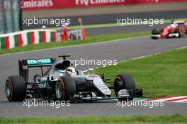 Lewis Hamilton (GBR) Mercedes AMG F1 W07 Hybrid. 09.10.2016. Formula 1 World Championship, Rd 17, Japanese Grand Prix, Suzuka, Japan, Race Day.