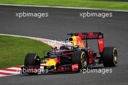 Daniel Ricciardo (AUS) Red Bull Racing RB12. 08.10.2016. Formula 1 World Championship, Rd 17, Japanese Grand Prix, Suzuka, Japan, Qualifying Day.