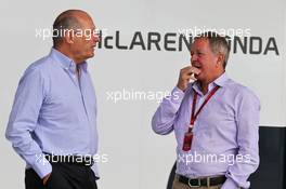 (L to R): Ron Dennis (GBR) McLaren Executive Chairman with Martin Brundle (GBR) Sky Sports Commentator. 09.10.2016. Formula 1 World Championship, Rd 17, Japanese Grand Prix, Suzuka, Japan, Race Day.