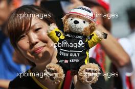 A Kevin Magnussen (DEN) Renault Sport F1 Team fan and teddy. 06.10.2016. Formula 1 World Championship, Rd 17, Japanese Grand Prix, Suzuka, Japan, Preparation Day.