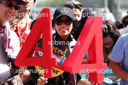 A Lewis Hamilton (GBR) Mercedes AMG F1 fan. 06.10.2016. Formula 1 World Championship, Rd 17, Japanese Grand Prix, Suzuka, Japan, Preparation Day.