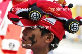 A young fan. 06.10.2016. Formula 1 World Championship, Rd 17, Japanese Grand Prix, Suzuka, Japan, Preparation Day.