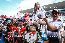 Fernando Alonso (ESP) McLaren fans. 06.10.2016. Formula 1 World Championship, Rd 17, Japanese Grand Prix, Suzuka, Japan, Preparation Day.