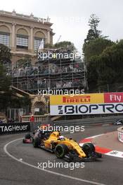 Kevin Magnussen (DEN) Renault Sport F1 Team RS16. 29.05.2015. Formula 1 World Championship, Rd 6, Monaco Grand Prix, Monte Carlo, Monaco, Race Day.