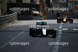 Lewis Hamilton (GBR) Mercedes AMG F1 W07 Hybrid leads Daniel Ricciardo (AUS) Red Bull Racing RB12. 29.05.2015. Formula 1 World Championship, Rd 6, Monaco Grand Prix, Monte Carlo, Monaco, Race Day.