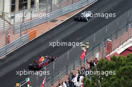 Lewis Hamilton (GBR) Mercedes AMG F1 W07 Hybrid leads Daniel Ricciardo (AUS) Red Bull Racing RB12. 29.05.2015. Formula 1 World Championship, Rd 6, Monaco Grand Prix, Monte Carlo, Monaco, Race Day.