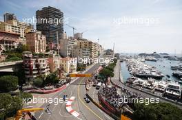 Marcus Ericsson (SWE) Sauber C35 and Lewis Hamilton (GBR) Mercedes AMG F1 W07 Hybrid. 28.05.2016. Formula 1 World Championship, Rd 6, Monaco Grand Prix, Monte Carlo, Monaco, Qualifying Day.