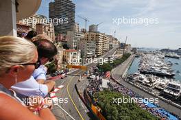 Fans watch FP3. 28.05.2016. Formula 1 World Championship, Rd 6, Monaco Grand Prix, Monte Carlo, Monaco, Qualifying Day.