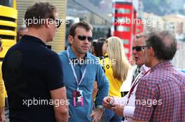 Paul Stewart (GBR) with Johnny Herbert (GBR) Sky Sports F1 Presenter and Jacques Villeneuve (CDN). 28.05.2016. Formula 1 World Championship, Rd 6, Monaco Grand Prix, Monte Carlo, Monaco, Qualifying Day.