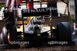 The Renault Sport F1 Team RS16 of Kevin Magnussen (DEN) Renault Sport F1 Team is recovered back to the pits on the back of a truck. 26.05.2016. Formula 1 World Championship, Rd 6, Monaco Grand Prix, Monte Carlo, Monaco, Practice Day.