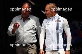 (L to R): Gerhard Berger (AUT) with Valtteri Bottas (FIN) Williams. 26.05.2016. Formula 1 World Championship, Rd 6, Monaco Grand Prix, Monte Carlo, Monaco, Practice Day.