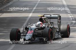 Jenson Button (GBR) McLaren MP4-31 with a broken front wing. 26.05.2016. Formula 1 World Championship, Rd 6, Monaco Grand Prix, Monte Carlo, Monaco, Practice Day.