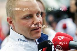 Valtteri Bottas (FIN) Williams with the media. 25.05.2016. Formula 1 World Championship, Rd 6, Monaco Grand Prix, Monte Carlo, Monaco, Preparation Day.