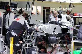 The Haas VF-16 of Romain Grosjean (FRA) Haas F1 Team is worked on in the second practice session. 28.10.2016. Formula 1 World Championship, Rd 19, Mexican Grand Prix, Mexico City, Mexico, Practice Day.