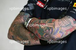 Red Bull Racing mechanic with tattoos. 28.10.2016. Formula 1 World Championship, Rd 19, Mexican Grand Prix, Mexico City, Mexico, Practice Day.