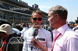 Jenson Button (GBR) McLaren with David Coulthard (GBR) Red Bull Racing and Scuderia Toro Advisor / Channel 4 F1 Commentator on the grid. 30.10.2016. Formula 1 World Championship, Rd 19, Mexican Grand Prix, Mexico City, Mexico, Race Day.
