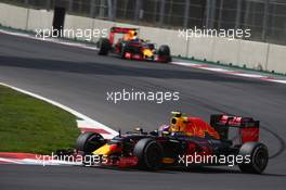 Max Verstappen (NLD) Red Bull Racing RB12 leads Daniel Ricciardo (AUS) Red Bull Racing RB12. 30.10.2016. Formula 1 World Championship, Rd 19, Mexican Grand Prix, Mexico City, Mexico, Race Day.