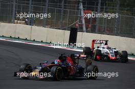 Daniil Kvyat (RUS) Scuderia Toro Rosso STR11. 30.10.2016. Formula 1 World Championship, Rd 19, Mexican Grand Prix, Mexico City, Mexico, Race Day.