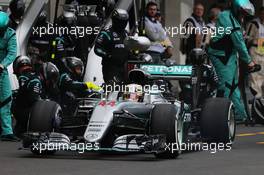 Lewis Hamilton (GBR) Mercedes AMG F1 W07 Hybrid makes a pit stop. 30.10.2016. Formula 1 World Championship, Rd 19, Mexican Grand Prix, Mexico City, Mexico, Race Day.