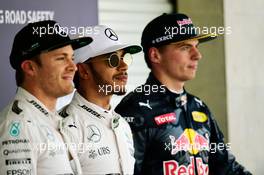 Qualifying top three in parc ferme (L to R): Nico Rosberg (GER) Mercedes AMG F1, second; Lewis Hamilton (GBR) Mercedes AMG F1, pole position; Max Verstappen (NLD) Red Bull Racing, third. 29.10.2016. Formula 1 World Championship, Rd 19, Mexican Grand Prix, Mexico City, Mexico, Qualifying Day.