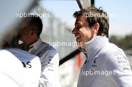 Toto Wolff (GER) Mercedes AMG F1 Shareholder and Executive Director on the pit gantry. 29.10.2016. Formula 1 World Championship, Rd 19, Mexican Grand Prix, Mexico City, Mexico, Qualifying Day.