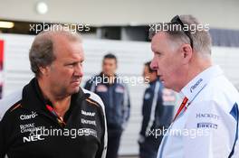 (L to R): Robert Fernley (GBR) Sahara Force India F1 Team Deputy Team Principal with Mike O'Driscoll (GBR) Williams Group CEO. 29.10.2016. Formula 1 World Championship, Rd 19, Mexican Grand Prix, Mexico City, Mexico, Qualifying Day.