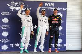 Qualifying top three in parc ferme (L to R): Nico Rosberg (GER) Mercedes AMG F1, second; Lewis Hamilton (GBR) Mercedes AMG F1, pole position; Max Verstappen (NLD) Red Bull Racing, third. 29.10.2016. Formula 1 World Championship, Rd 19, Mexican Grand Prix, Mexico City, Mexico, Qualifying Day.