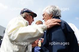 (L to R): Jackie Stewart (GBR) with Bernie Ecclestone (GBR). 30.10.2016. Formula 1 World Championship, Rd 19, Mexican Grand Prix, Mexico City, Mexico, Race Day.