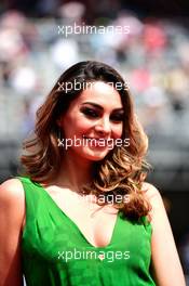 Grid girl on the drivers parade. 30.10.2016. Formula 1 World Championship, Rd 19, Mexican Grand Prix, Mexico City, Mexico, Race Day.
