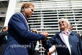 (L to R): Jean-Frederic Dufour, CEO of Rolex with Bernie Ecclestone (GBR). 30.10.2016. Formula 1 World Championship, Rd 19, Mexican Grand Prix, Mexico City, Mexico, Race Day.