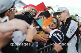 Nico Hulkenberg (GER) Sahara Force India F1 signs autographs for the fans. Mexican Grand Prix, Thursday 27th October 2016. Mexico City, Mexico. 27.10.2016. Formula 1 World Championship, Rd 19, Mexican Grand Prix, Mexico City, Mexico, Preparation Day.