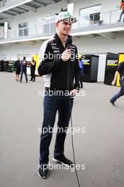Nico Hulkenberg (GER) Sahara Force India F1 with the media. 27.10.2016. Formula 1 World Championship, Rd 19, Mexican Grand Prix, Mexico City, Mexico, Preparation Day.