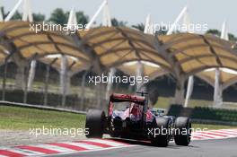 Daniil Kvyat (RUS) Scuderia Toro Rosso STR11. 30.09.2016. Formula 1 World Championship, Rd 16, Malaysian Grand Prix, Sepang, Malaysia, Friday.