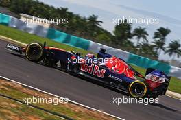 Daniil Kvyat (RUS) Scuderia Toro Rosso STR11. 30.09.2016. Formula 1 World Championship, Rd 16, Malaysian Grand Prix, Sepang, Malaysia, Friday.