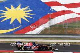 Carlos Sainz Jr (ESP) Scuderia Toro Rosso STR11. 30.09.2016. Formula 1 World Championship, Rd 16, Malaysian Grand Prix, Sepang, Malaysia, Friday.