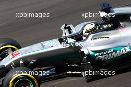 Lewis Hamilton (GBR) Mercedes AMG F1 W07 Hybrid. 30.09.2016. Formula 1 World Championship, Rd 16, Malaysian Grand Prix, Sepang, Malaysia, Friday.