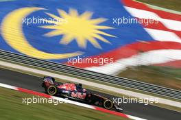 Daniil Kvyat (RUS) Scuderia Toro Rosso STR11. 30.09.2016. Formula 1 World Championship, Rd 16, Malaysian Grand Prix, Sepang, Malaysia, Friday.