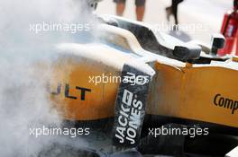 The Renault Sport F1 Team RS16 of Kevin Magnussen (DEN) after it caught fire in the pits in the first practice session. 30.09.2016. Formula 1 World Championship, Rd 16, Malaysian Grand Prix, Sepang, Malaysia, Friday.