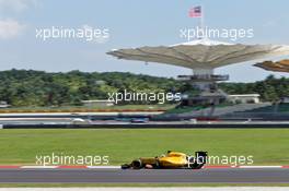 Kevin Magnussen (DEN) Renault Sport F1 Team RS16. 30.09.2016. Formula 1 World Championship, Rd 16, Malaysian Grand Prix, Sepang, Malaysia, Friday.