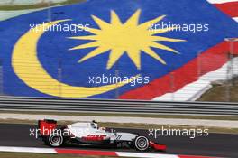 Esteban Gutierrez (MEX) Haas F1 Team VF-16. 30.09.2016. Formula 1 World Championship, Rd 16, Malaysian Grand Prix, Sepang, Malaysia, Friday.